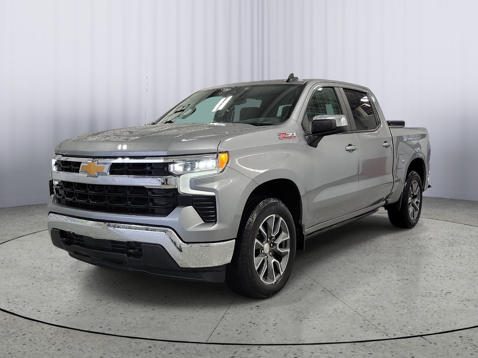 Used 2024 Chevrolet Silverado 1500 LT AWD/4WD image 4