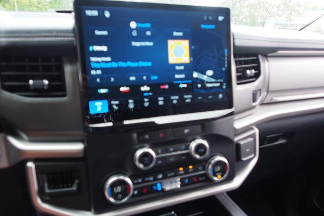 Certified 2024 Ford Expedition XLT RWD image 31