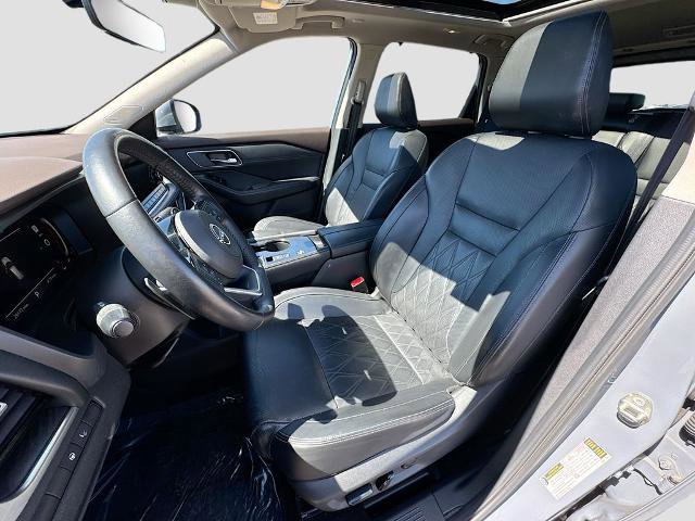 Used 2023 Nissan Rogue Platinum w/ Platinum Premium Package FWD image 18