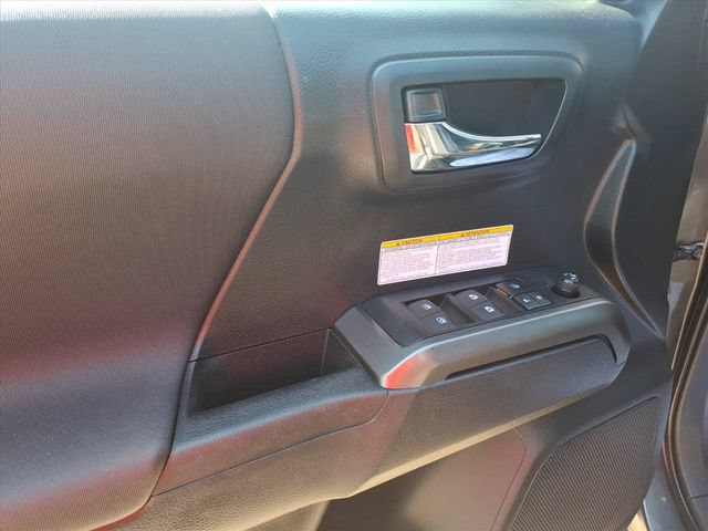 Used 2019 Toyota Tacoma TRD Off-Road w/ TRD Premium Off Road Package AWD/4WD image 14
