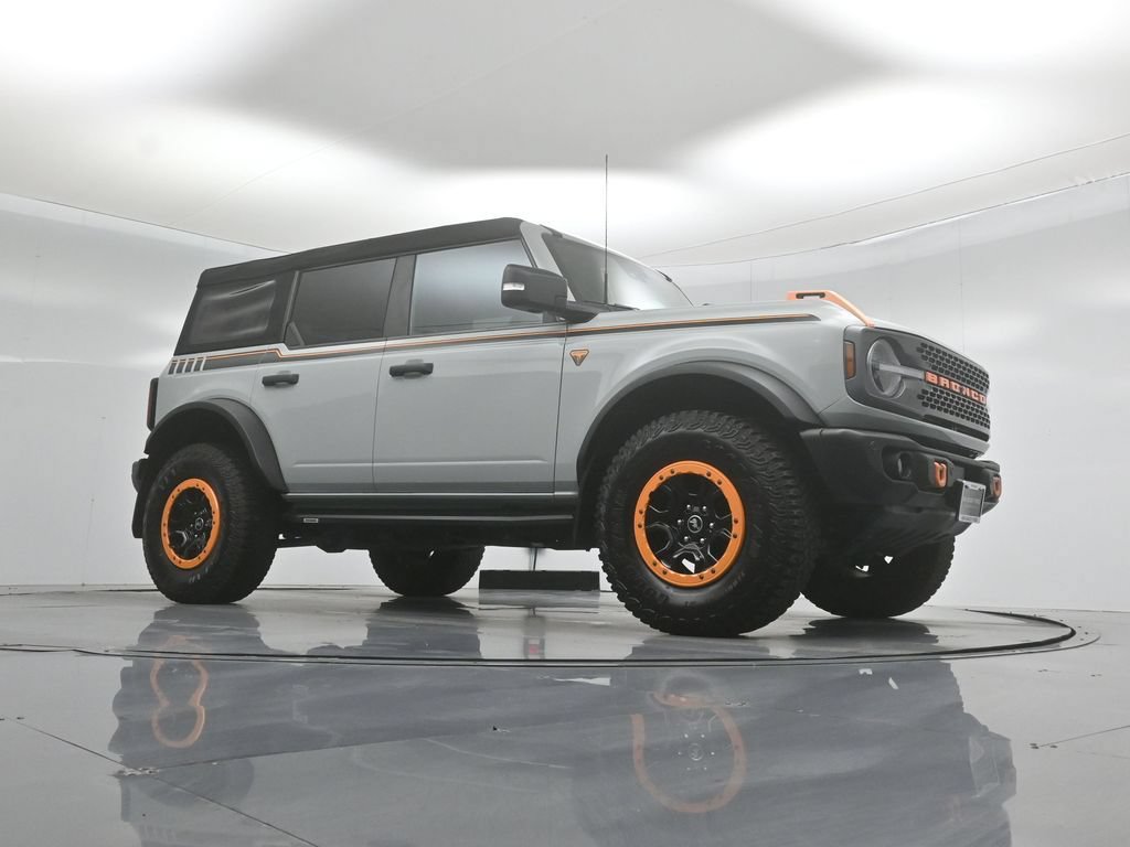 Certified 2023 Ford Bronco Badlands w/ Sasquatch Package AWD/4WD image 4