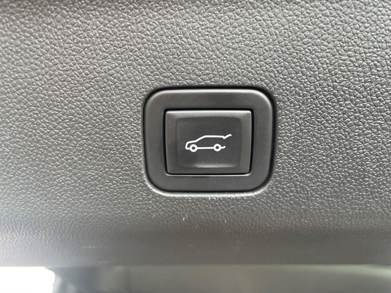 Used 2023 GMC Yukon XL Denali Ultimate AWD/4WD image 37