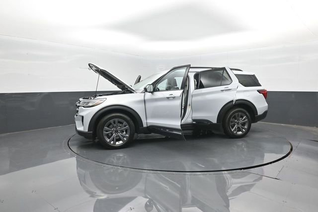 Certified 2025 Ford Explorer Active w/ Active Comfort Package AWD/4WD image 43