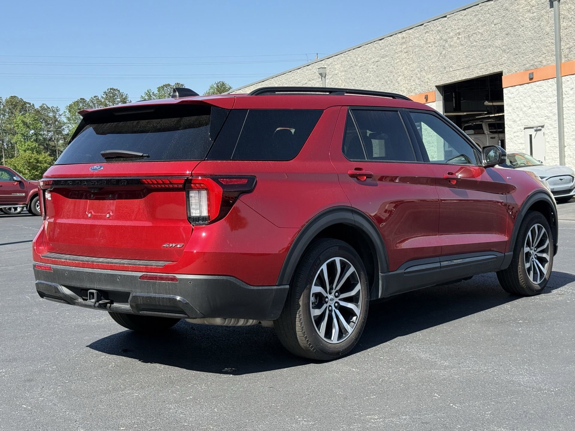 Certified 2025 Ford Explorer ST-Line AWD/4WD image 3