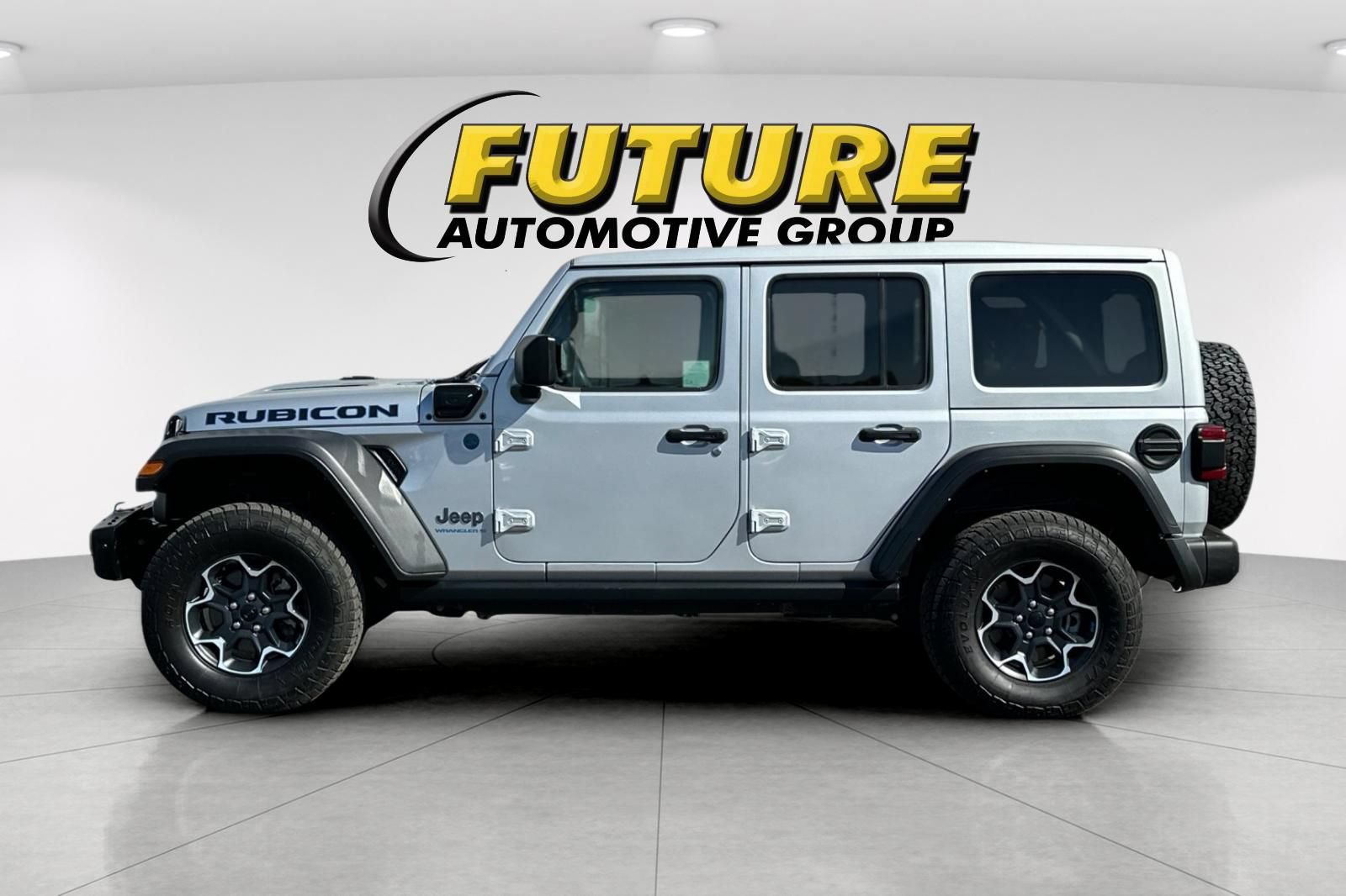 Used 2023 Jeep Wrangler Unlimited Rubicon 4xe w/ Steel Bumper Group AWD/4WD image 6