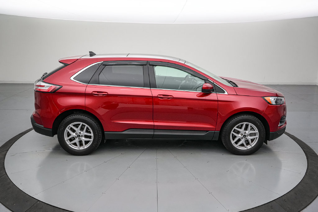 Certified 2024 Ford Edge SEL w/ Convenience Package AWD/4WD image 3