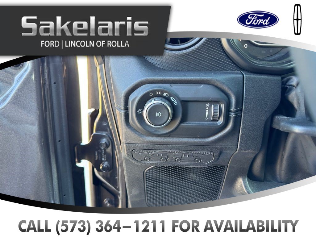 Used 2025 Jeep Wrangler Unlimited Rubicon AWD/4WD image 11