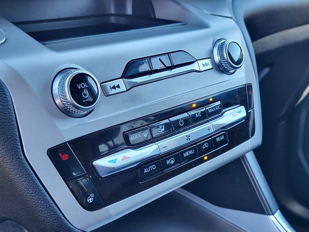 Certified 2022 Ford Explorer XLT w/ Equipment Group 202A image 24