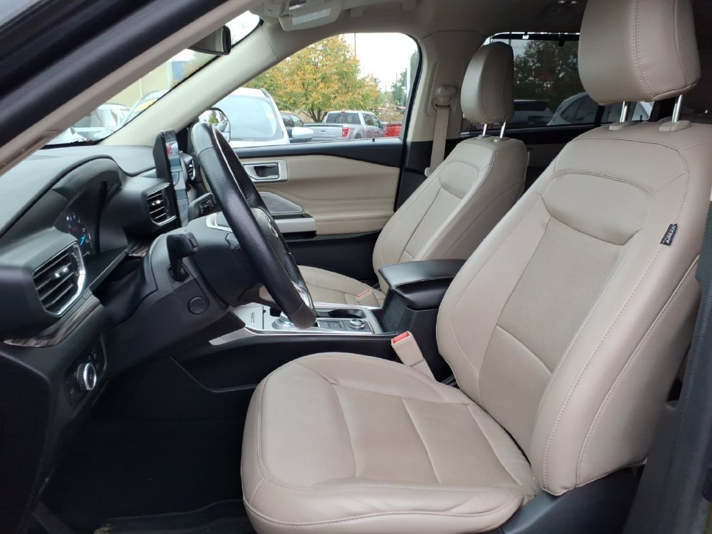 Certified 2023 Ford Explorer Limited w/ Limited Technology Package AWD/4WD image 17
