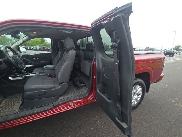 Used 2022 Nissan Frontier SV AWD/4WD image 14
