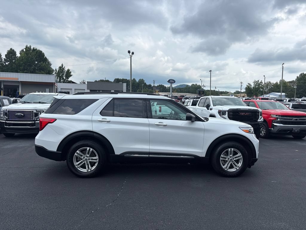 Certified 2021 Ford Explorer XLT AWD/4WD image 4