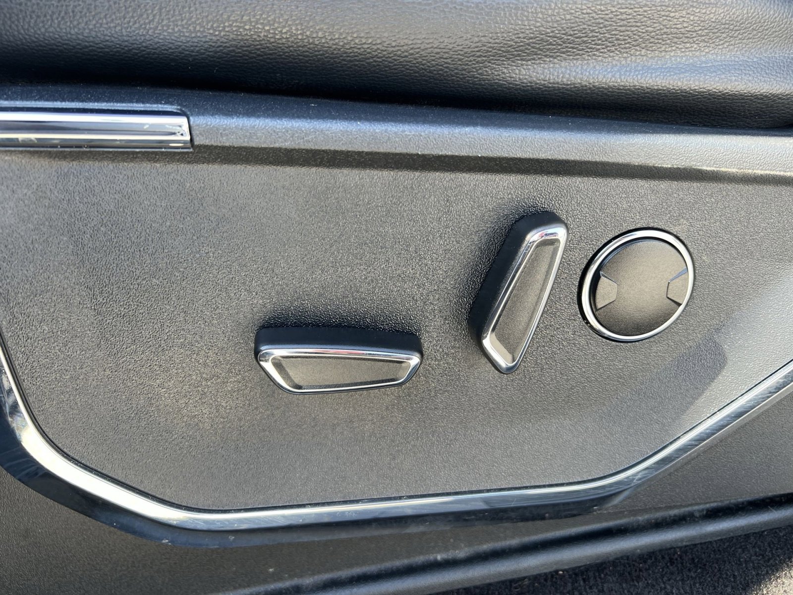 Certified 2022 Ford F150 Lariat w/ Equipment Group 502A High image 14