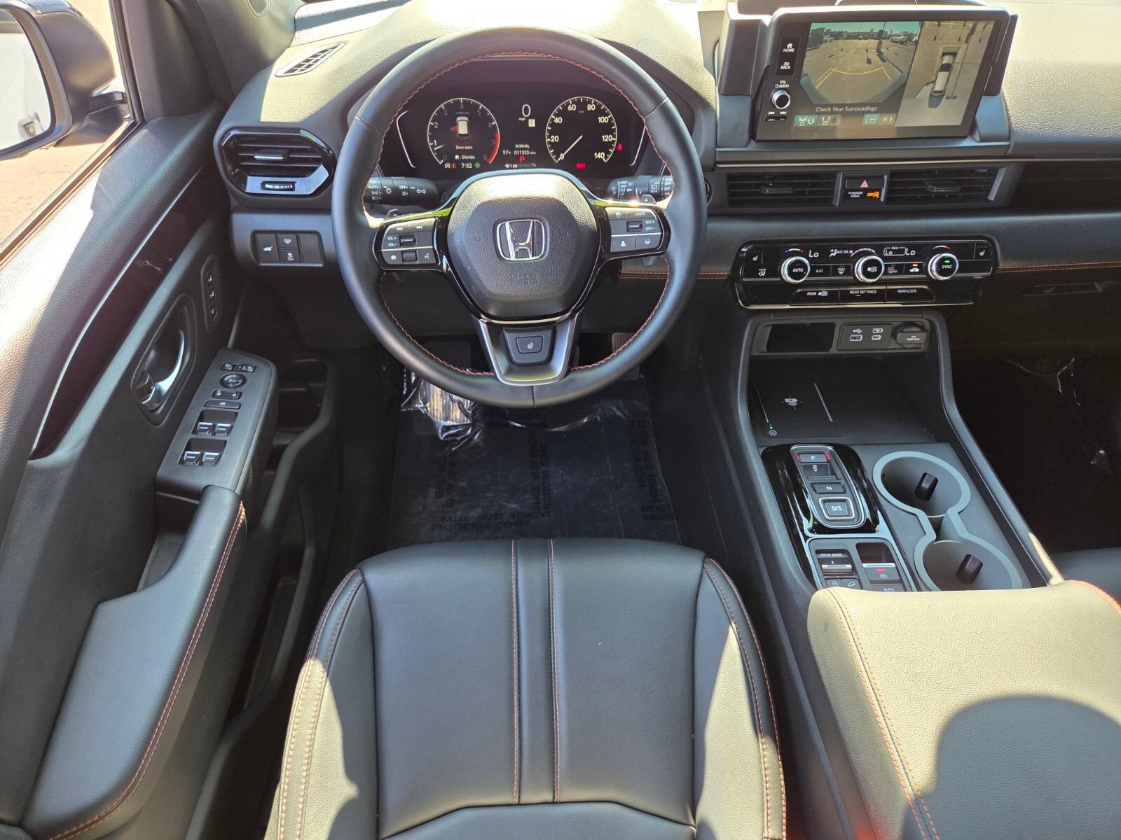 Used 2025 Honda Pilot TrailSport image 12