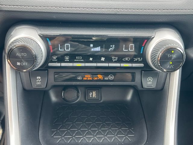 Used 2025 Toyota RAV4 XLE FWD image 23