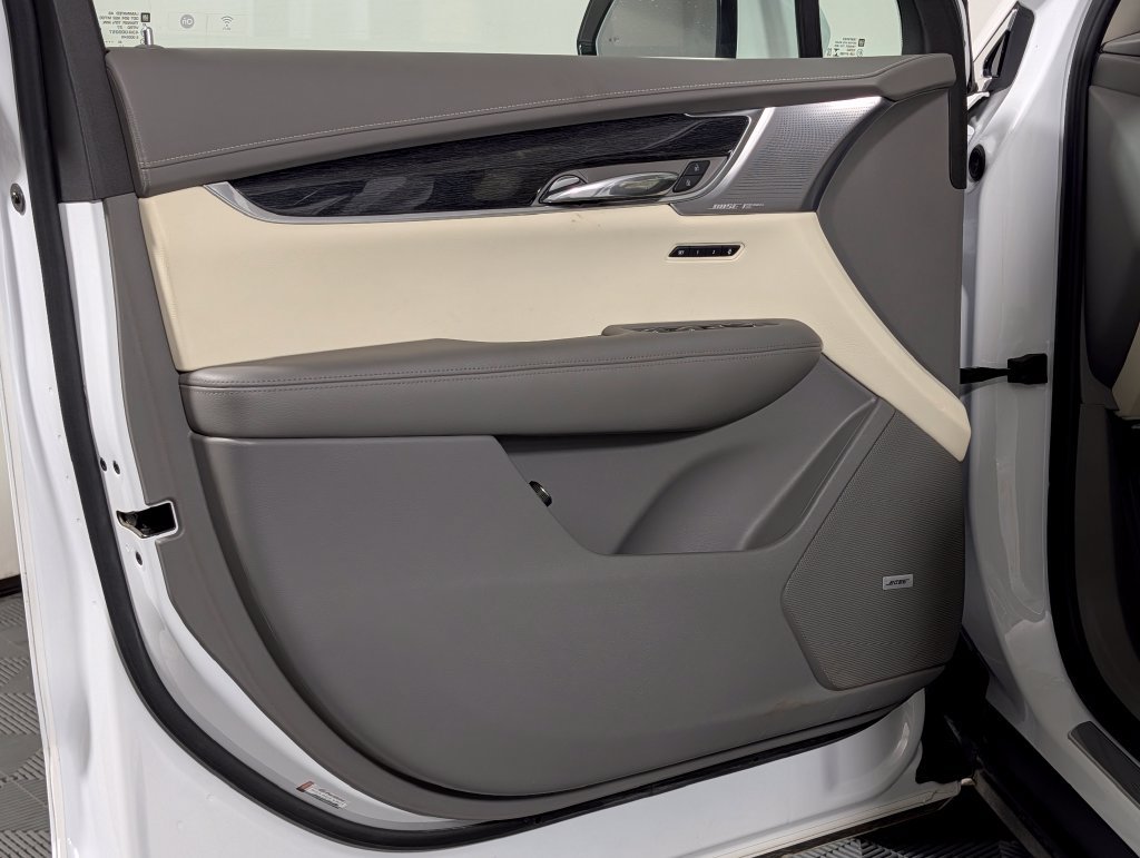 Used 2023 Cadillac XT6 Premium Luxury w/ Technology Package FWD image 28