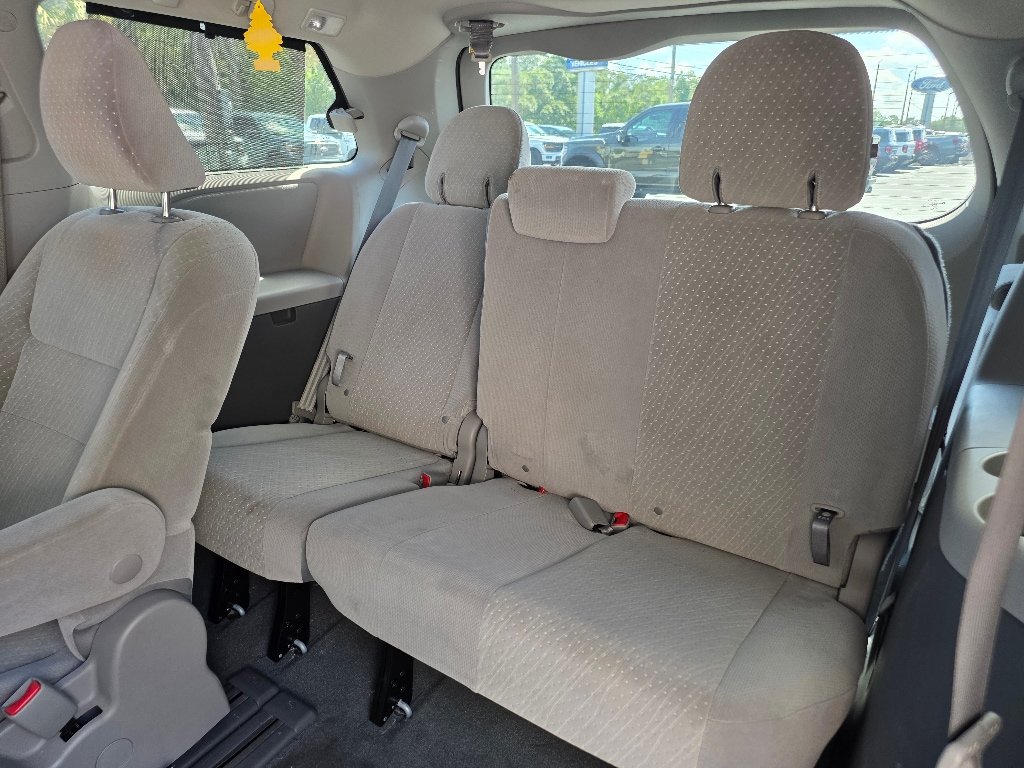 Used 2020 Toyota Sienna LE FWD image 16