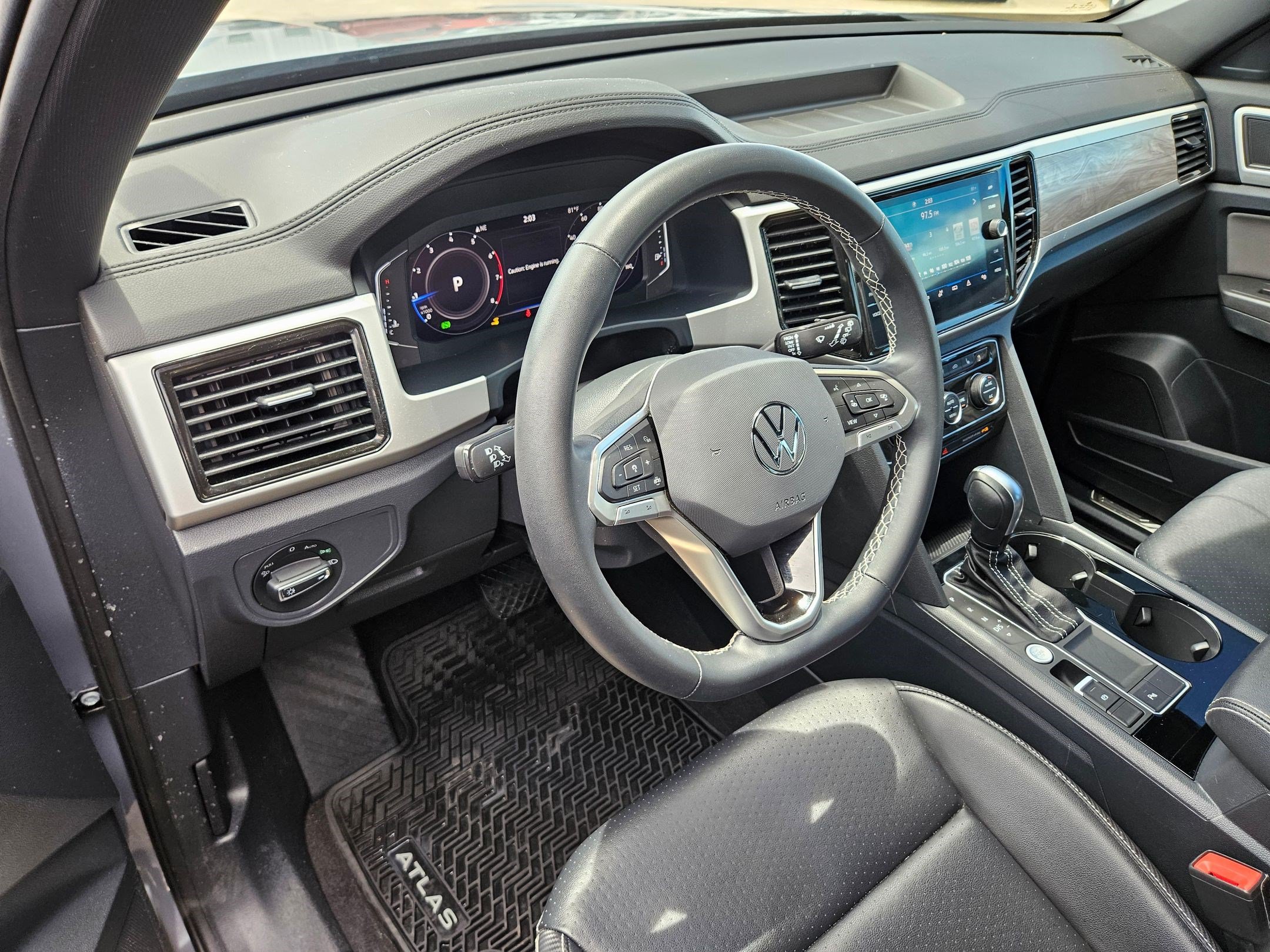 Used 2022 Volkswagen Atlas Cross Sport SE FWD image 16