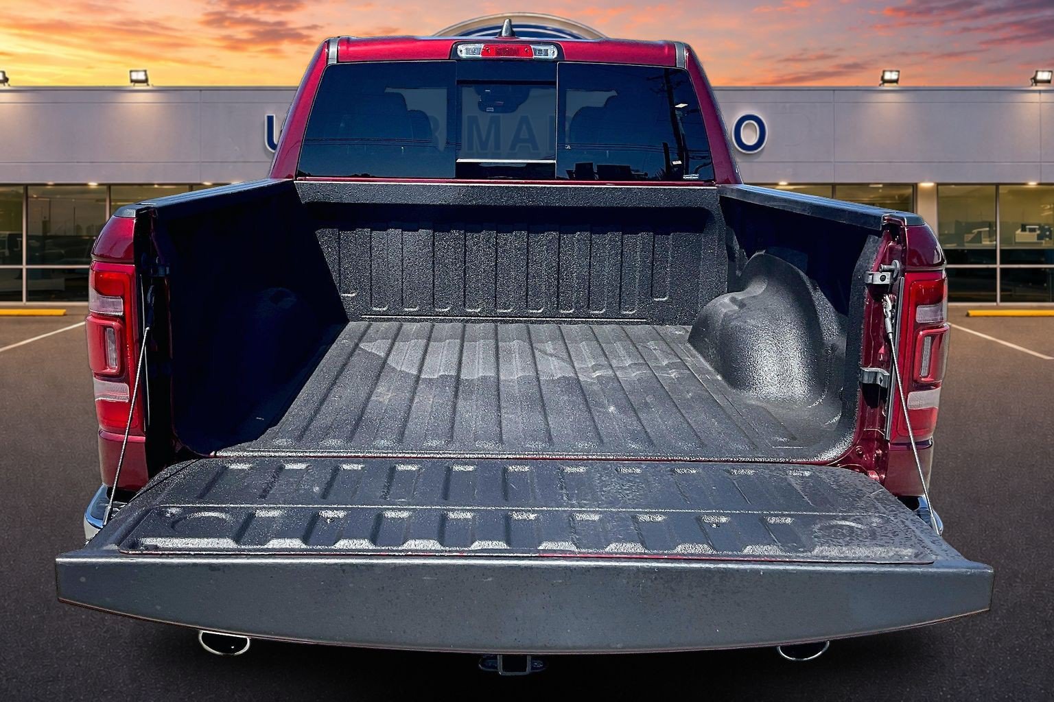 Used 2023 RAM 1500 Laramie AWD/4WD image 18