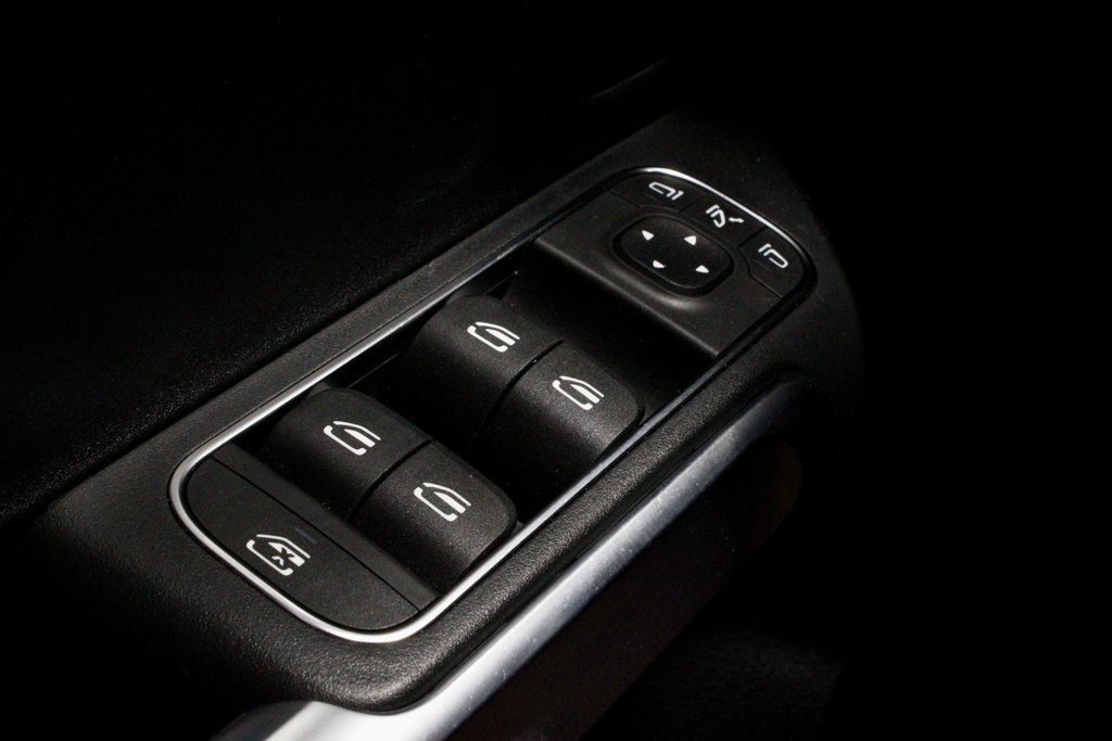 Used 2025 Mercedes-Benz GLB 250 GLB 250 image 26