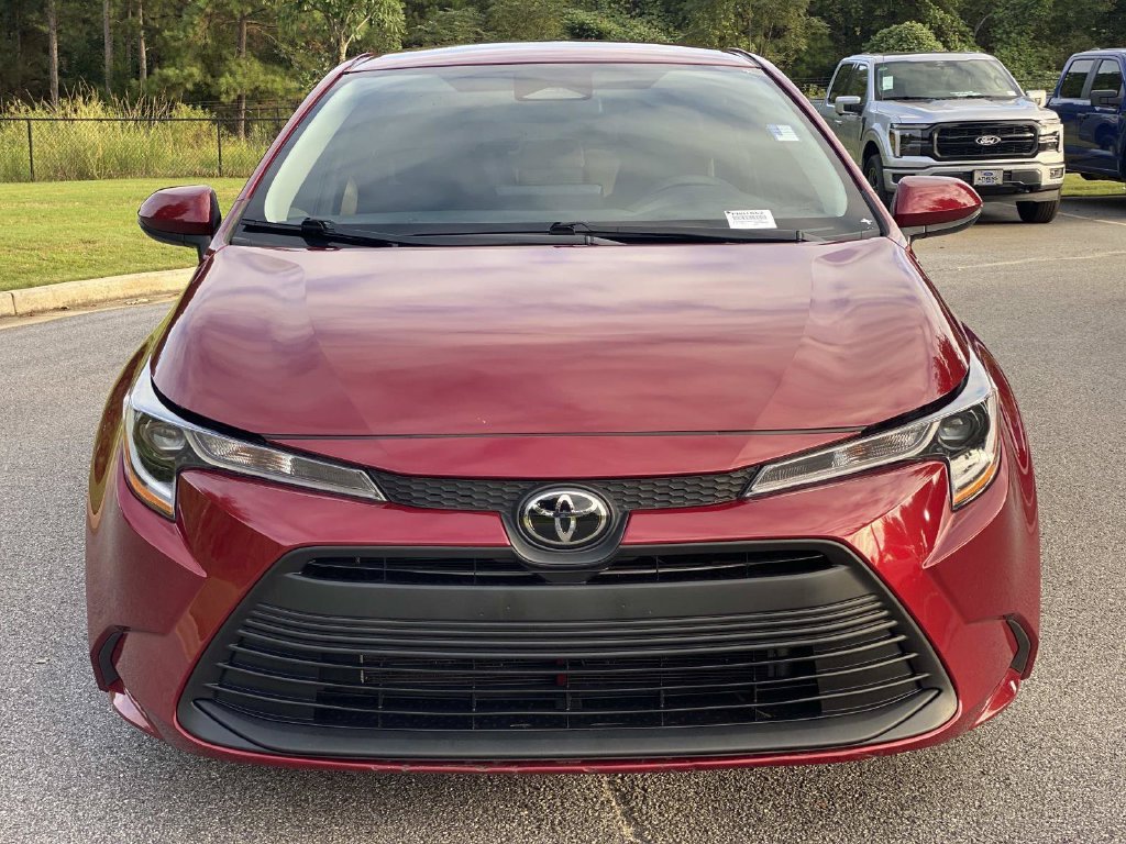 Used 2025 Toyota Corolla LE FWD image 10