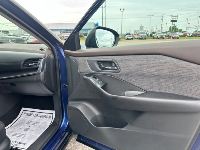 Used 2023 Nissan Rogue S FWD image 10