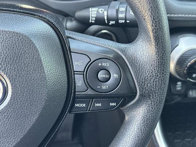 Used 2019 Toyota RAV4 XLE w/ Carpet Mat Package FWD image 11