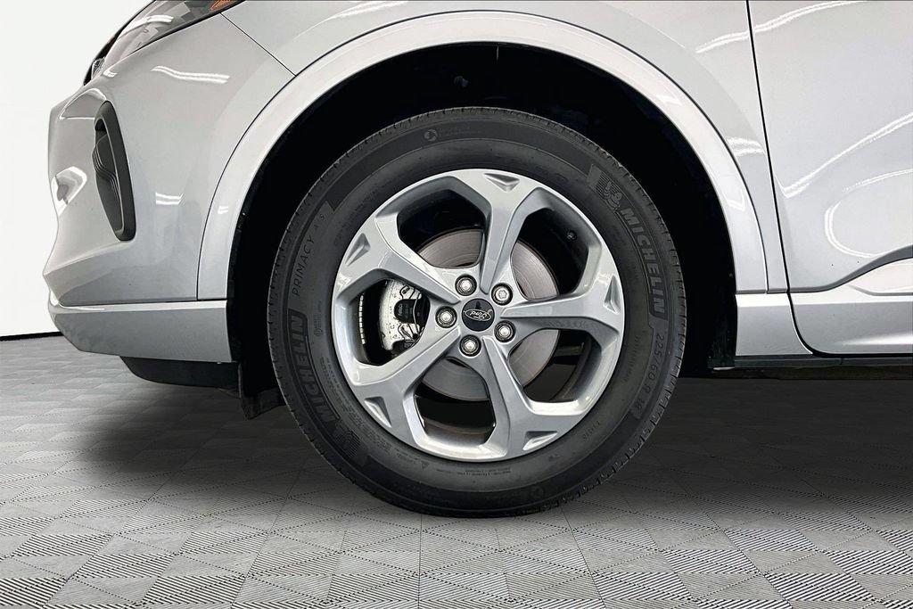 Certified 2024 Ford Escape ST-Line w/ Tech Pack #1 AWD/4WD image 9