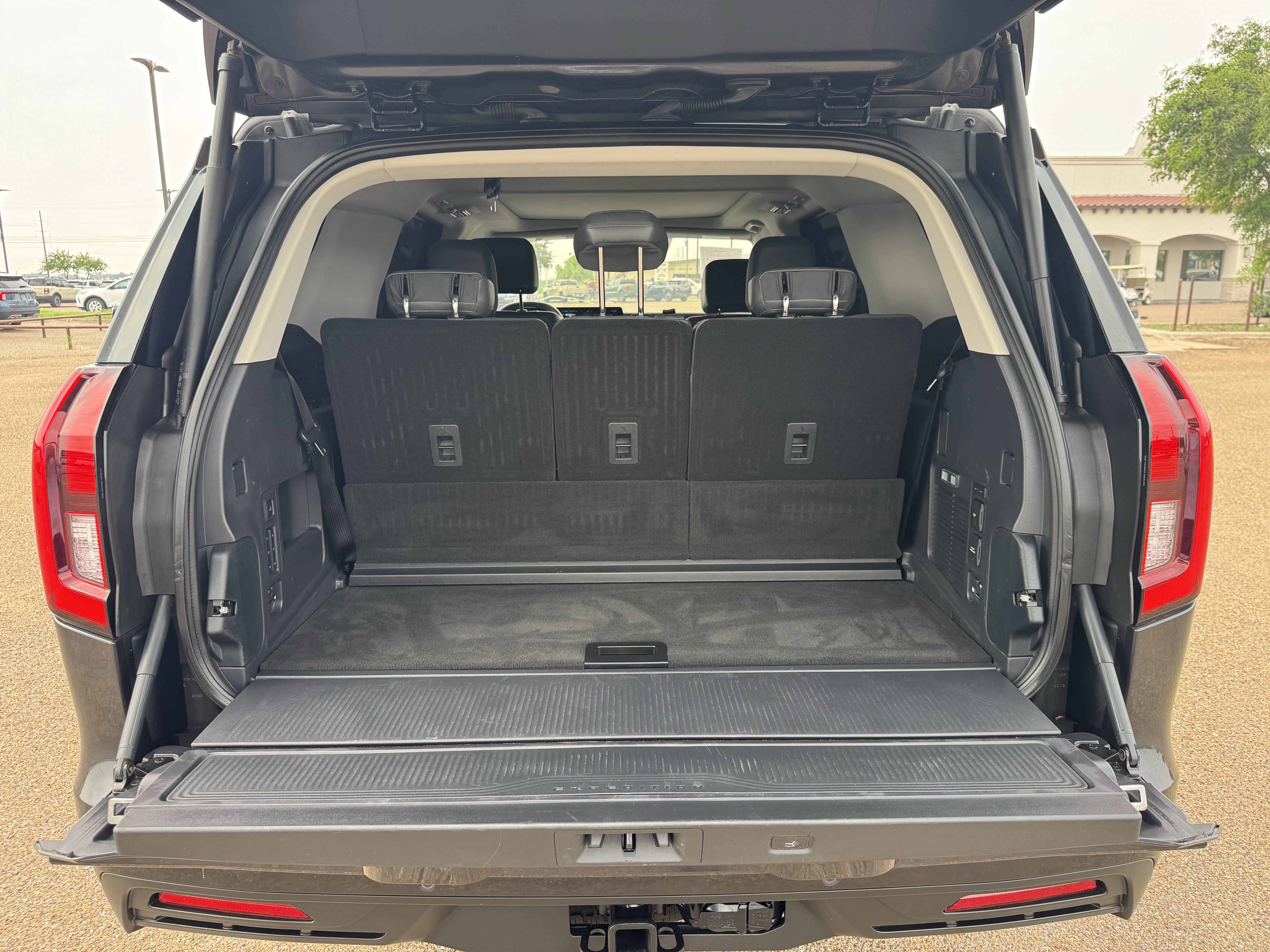 Certified 2025 Ford Expedition Active RWD image 28