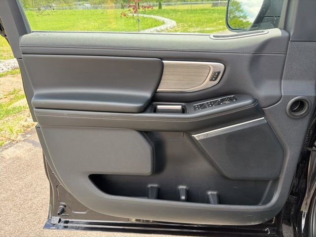 Certified 2025 Ford Expedition Platinum AWD/4WD image 30