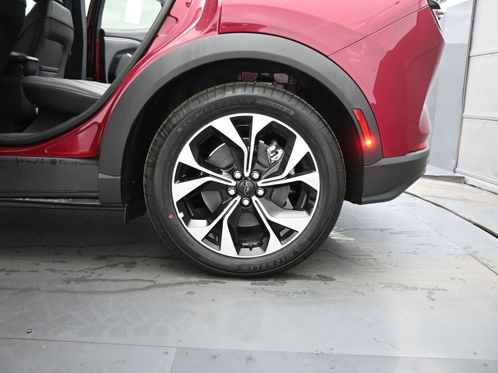 Certified 2025 Ford Mustang Mach-E Select image 22