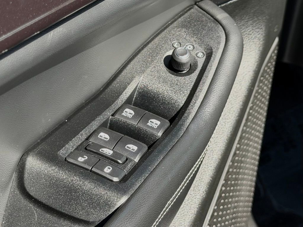 Used 2022 Jeep Grand Cherokee L Laredo w/ Luxury Tech Group I image 14