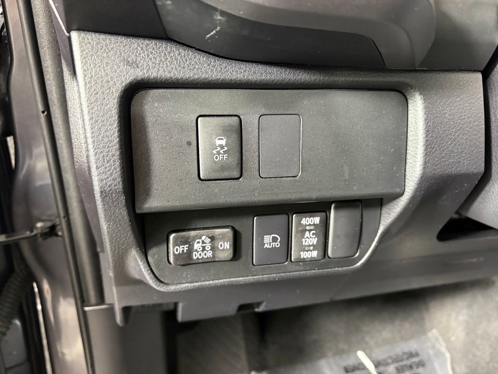 Used 2023 Toyota Tacoma TRD Off-Road w/ Technology Package AWD/4WD image 14
