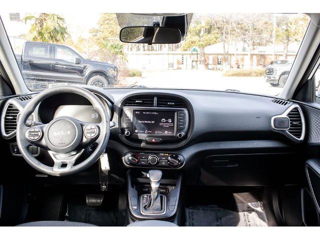 Used 2023 Kia Soul LX image 11