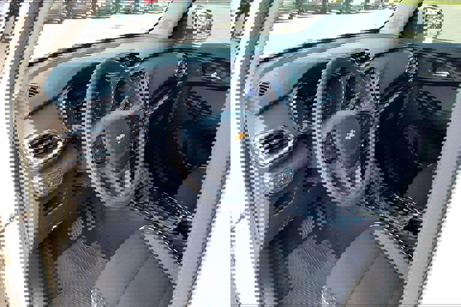 Used 2021 Chevrolet TrailBlazer LT w/ Convenience Package image 18