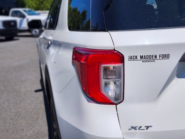 Certified 2023 Ford Explorer XLT w/ Equipment Group 202A AWD/4WD image 9