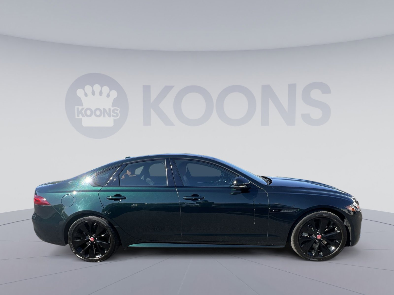 Used 2022 Jaguar XF R-Dynamic SE AWD/4WD image 17