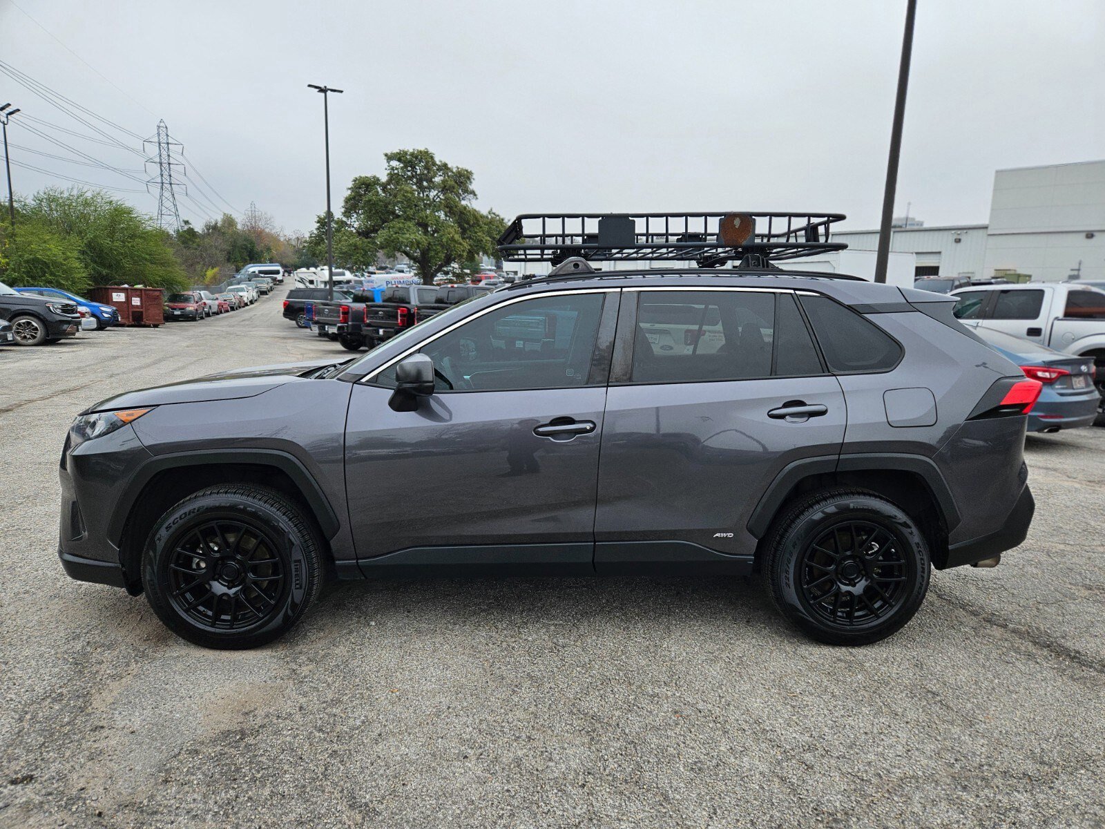 Used 2022 Toyota RAV4 LE image 6