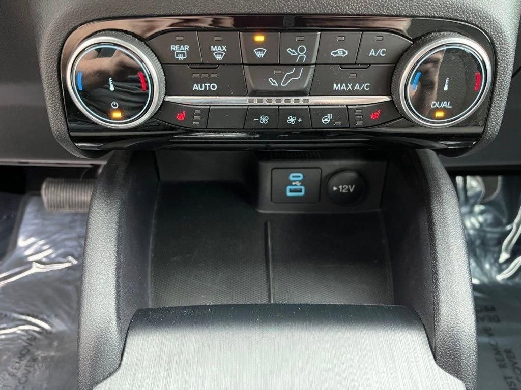 Certified 2022 Ford Escape SE w/ SE Sport Appearance Package AWD/4WD image 15