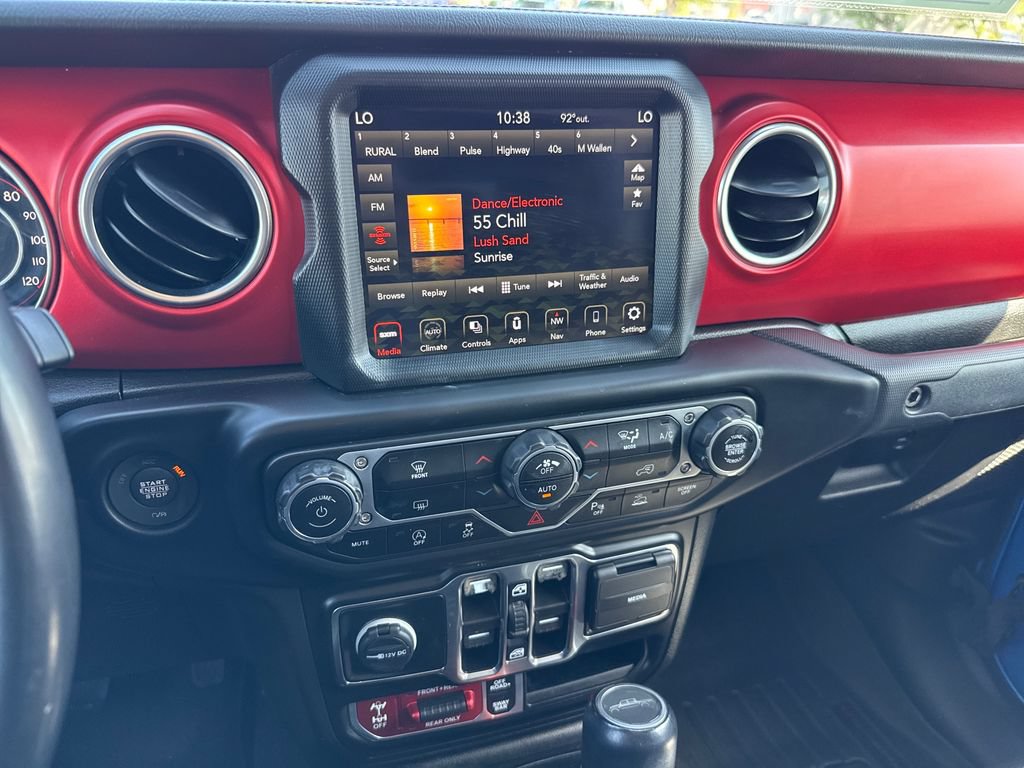 Used 2022 Jeep Gladiator Rubicon w/ LED Lighting Group AWD/4WD image 18