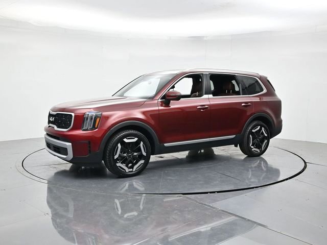 Used 2023 Kia Telluride EX w/ EX Captain's Chair Package FWD image 5