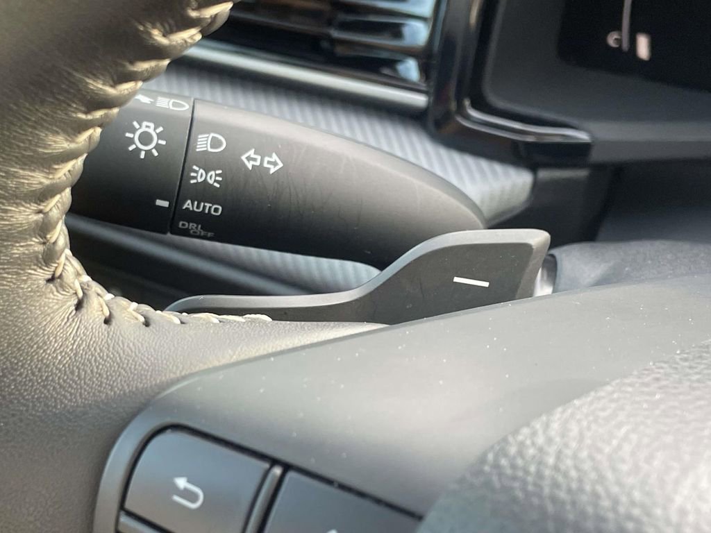 Used 2025 Toyota Camry SE image 13