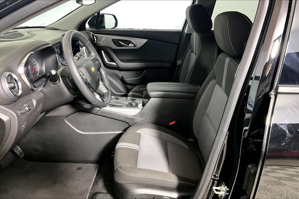 Used 2025 Chevrolet Blazer LT FWD image 20