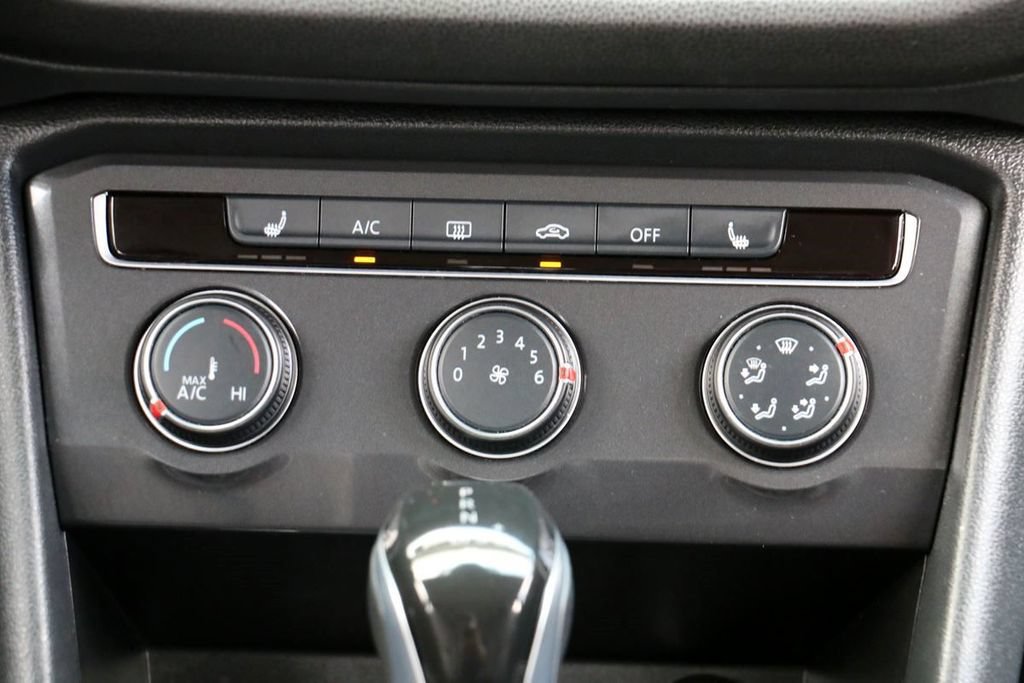 Used 2024 Volkswagen Tiguan SE AWD/4WD image 27