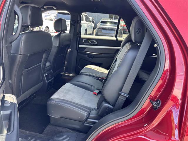Certified 2017 Ford Explorer XLT w/ Equipment Group 202A AWD/4WD image 31