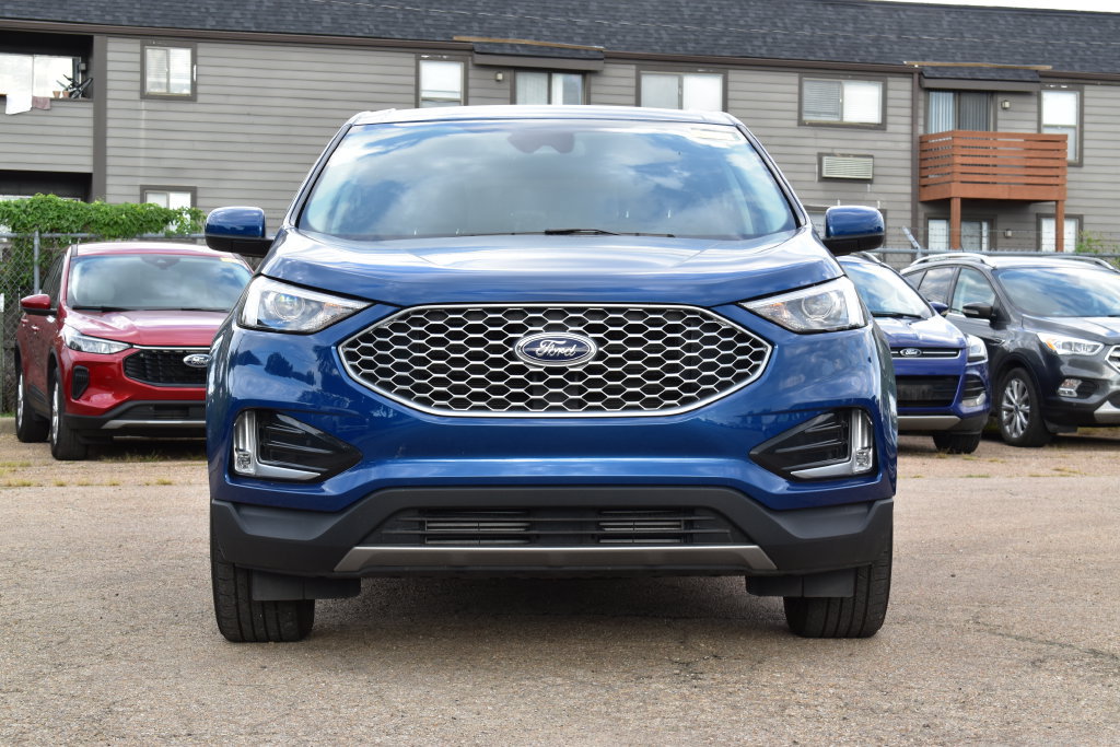 Certified 2024 Ford Edge SEL w/ Convenience Package AWD/4WD image 2