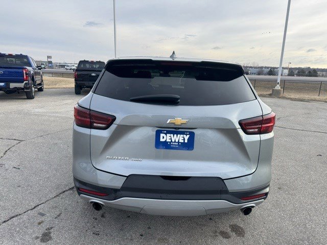 Used 2023 Chevrolet Blazer LT image 4