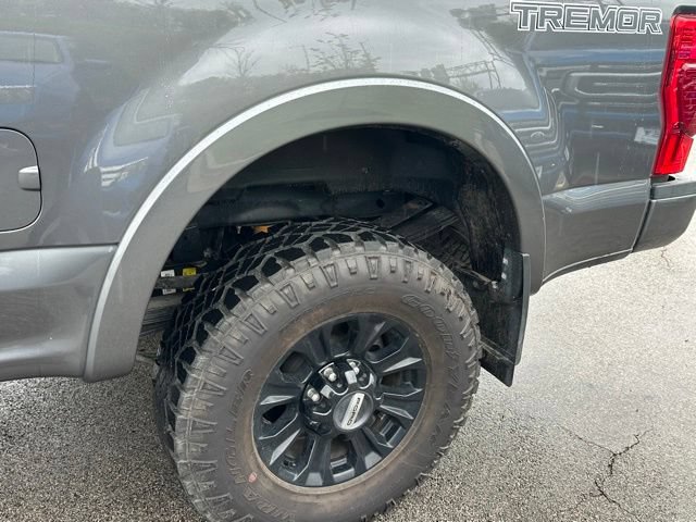 Certified 2022 Ford F250 Lariat w/ Tremor Off-Road Package AWD/4WD image 7