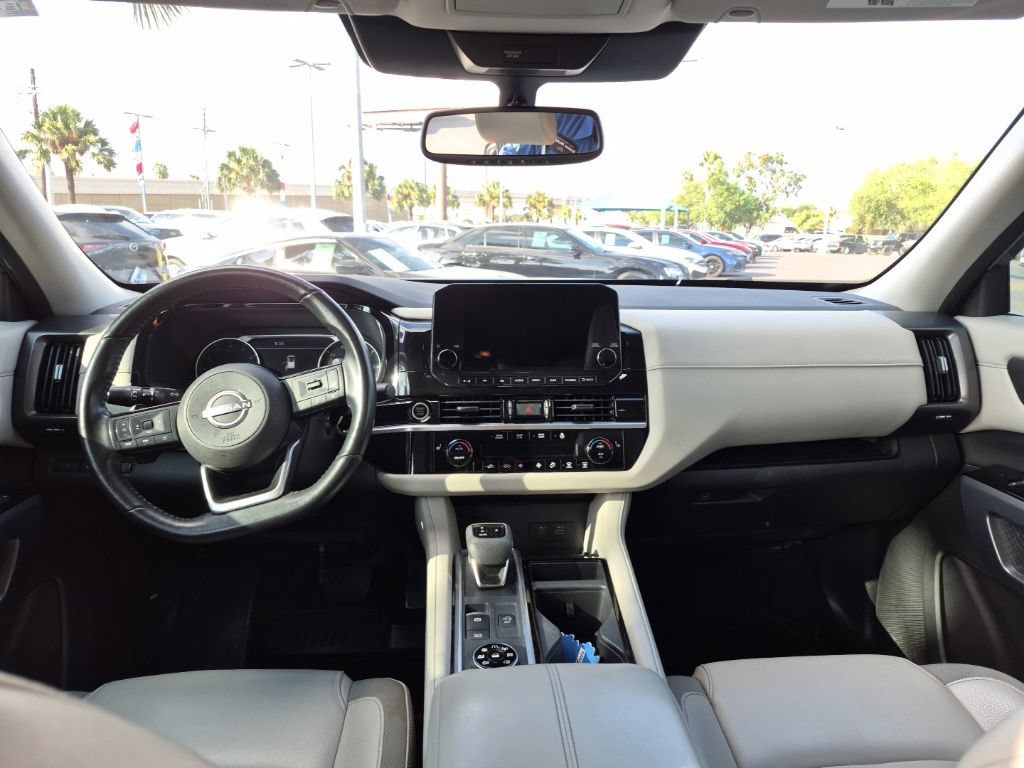 Used 2022 Nissan Pathfinder SL w/ Lighting Package (N92) AWD/4WD image 13