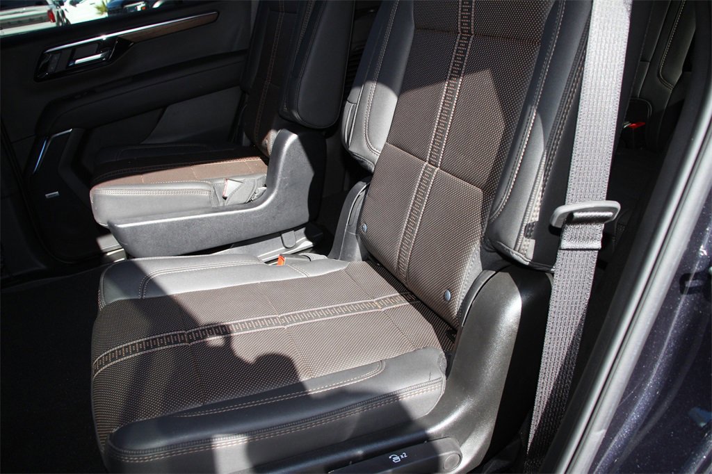 Used 2025 Chevrolet Tahoe High Country image 21