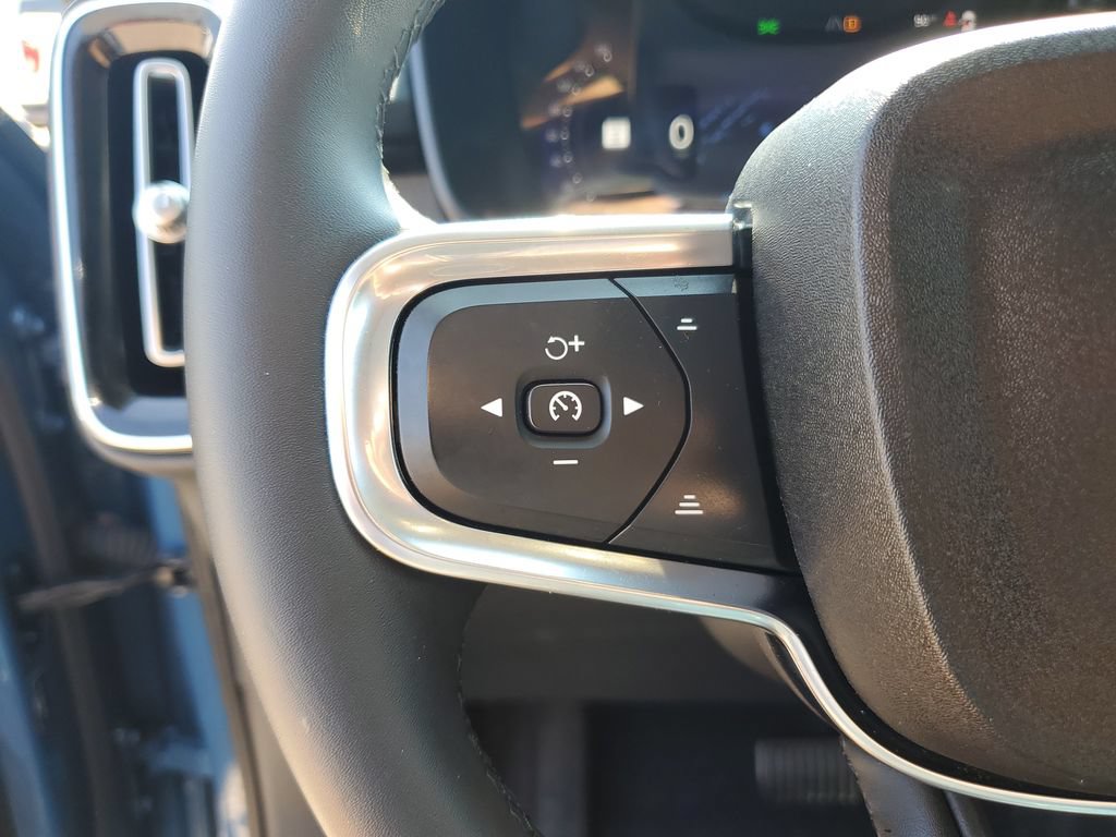 Used 2023 Volvo XC40 B5 Plus w/ Driver Assist Package AWD/4WD image 21
